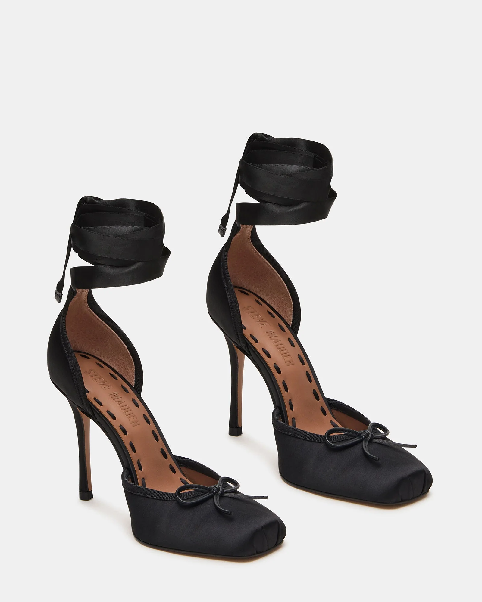 Larina Ballerina con Tacco Nero Satin - Image 3