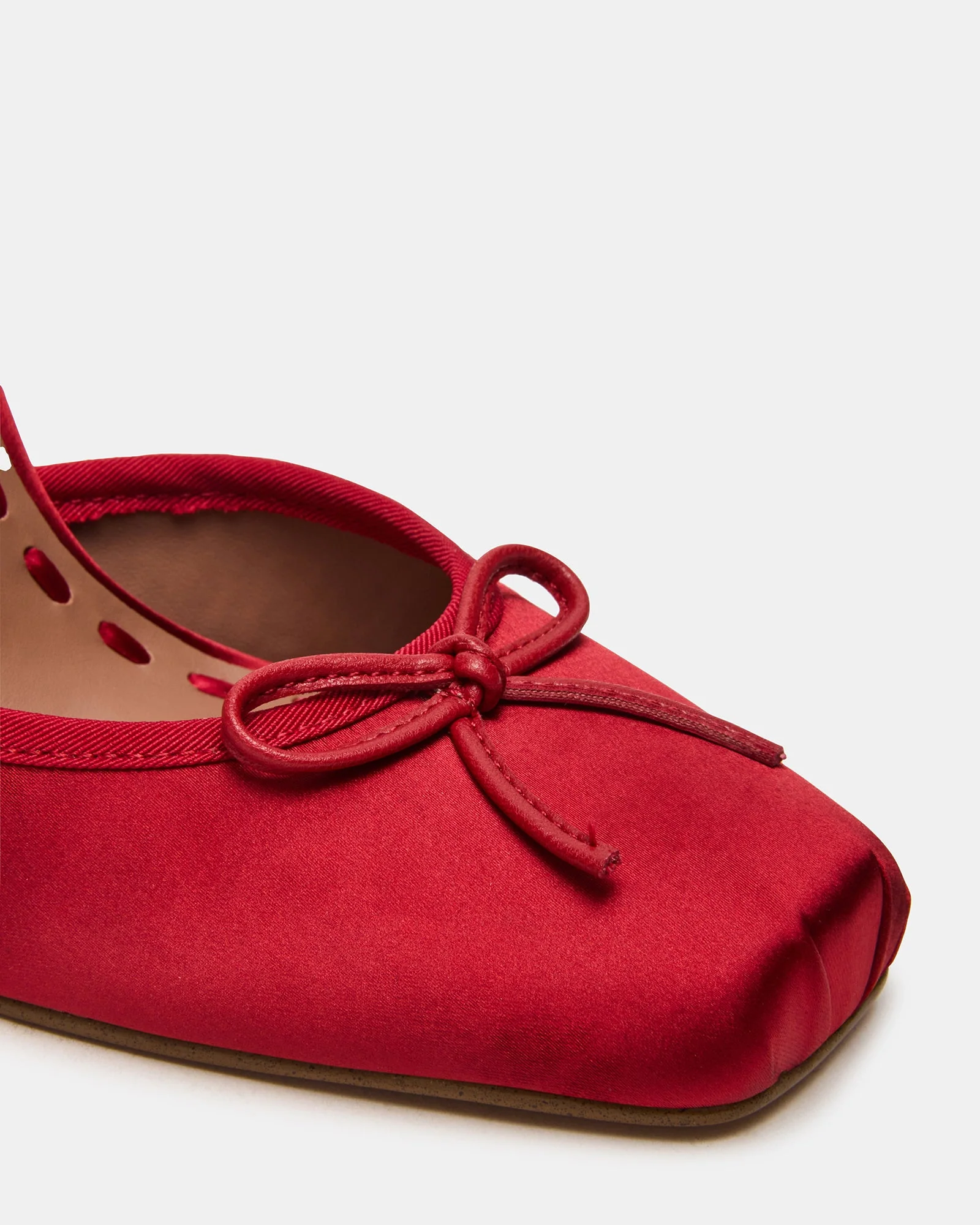 Larina Ballerina con Tacco Rosso Satin - Image 4